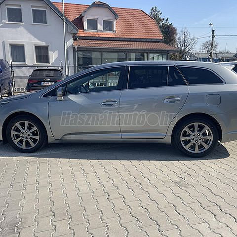 Toyota Avensis 2.0 D-4D Executive kombi 2013/04 Euro5 - 6. kép
