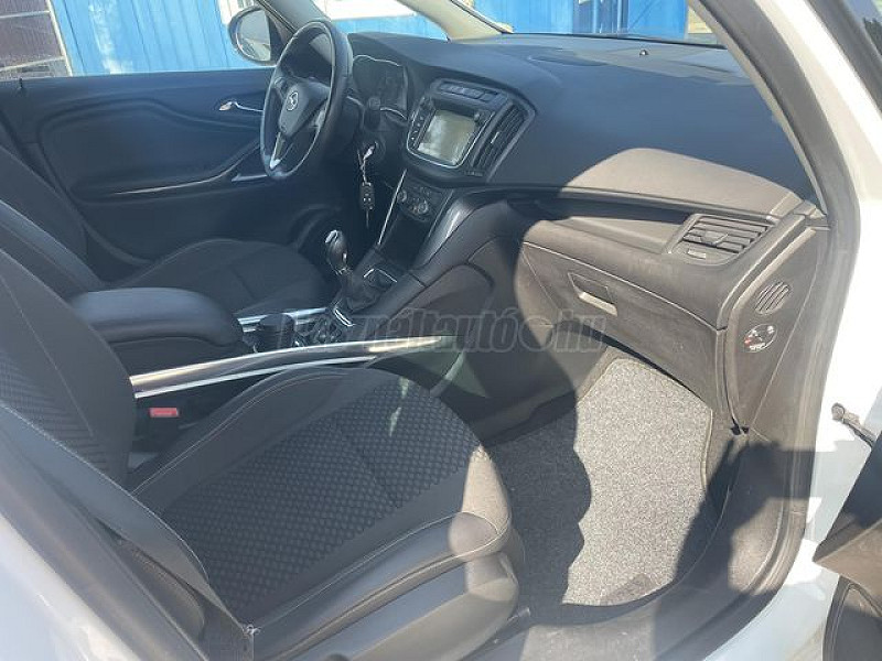 Opel Zafira Tourer 1.4 Turbo Excellence 7személyes 2016/11 Euro6 - 10. kép - TS Hungária Auto Trade Kft., Használtató-kereskedés