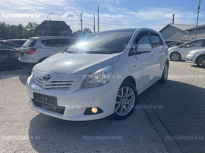 Toyota Verso 1.8 Travel 5 személyes Euro5 2012/11 - 2. kép - TS Hungária Auto Trade Kft., Használtató-kereskedés