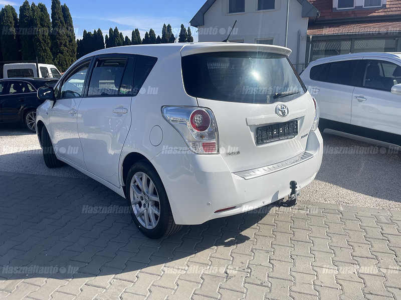 Toyota Verso 1.8 Travel 5 személyes Euro5 2012/11 - 7. kép - TS Hungária Auto Trade Kft., Használtató-kereskedés
