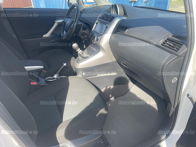 Toyota Verso 1.8 Travel 5 személyes Euro5 2012/11 - 9. kép - TS Hungária Auto Trade Kft., Használtató-kereskedés