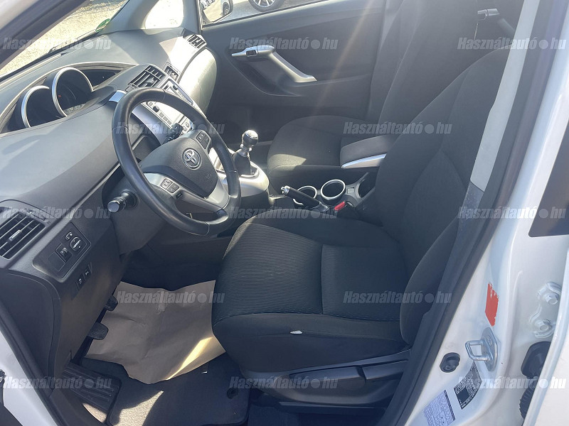 Toyota Verso 1.8 Travel 5 személyes Euro5 2012/11 - 10. kép - TS Hungária Auto Trade Kft., Használtató-kereskedés