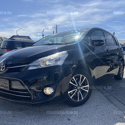 Toyota Verso 1.6 Active benzines 7 személyes 2014/12