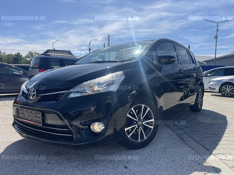 Toyota Verso 1.6 Active benzines 7 személyes 2014/12 - 2. kép - TS Hungária Auto Trade Kft., Használtató-kereskedés