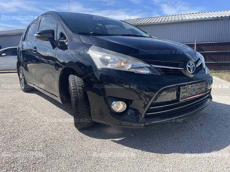 Toyota Verso 1.6 Active benzines 7 személyes 2014/12 - 3. kép - TS Hungária Auto Trade Kft., Használtató-kereskedés
