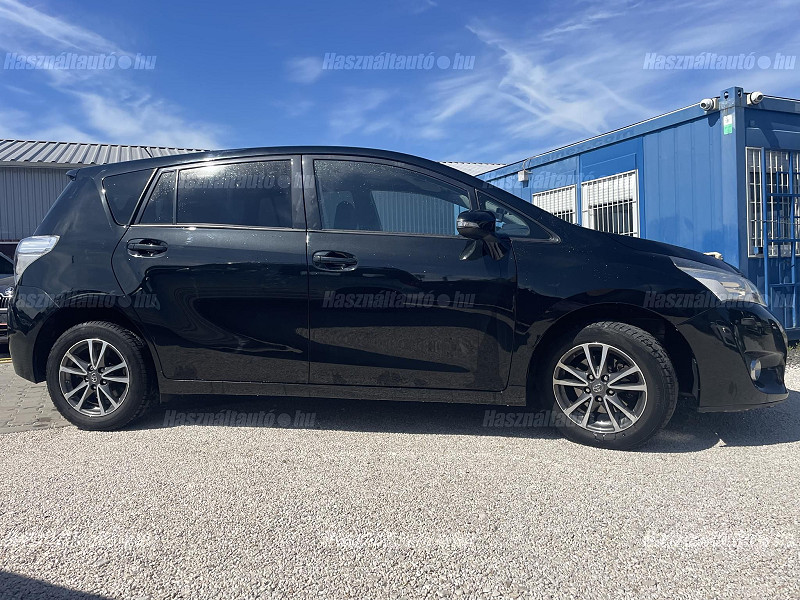 Toyota Verso 1.6 Active benzines 7 személyes 2014/12 - 4. kép - TS Hungária Auto Trade Kft., Használtató-kereskedés