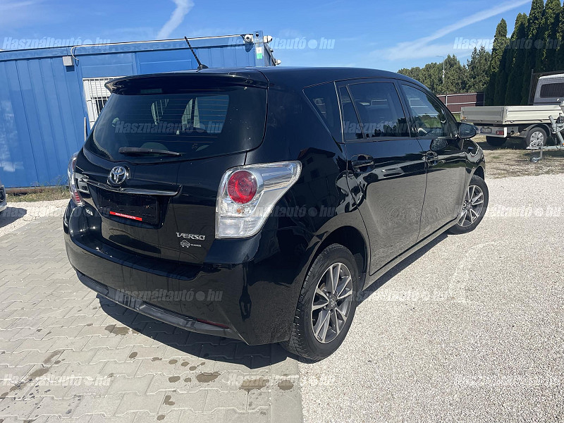 Toyota Verso 1.6 Active benzines 7 személyes 2014/12 - 6. kép - TS Hungária Auto Trade Kft., Használtató-kereskedés
