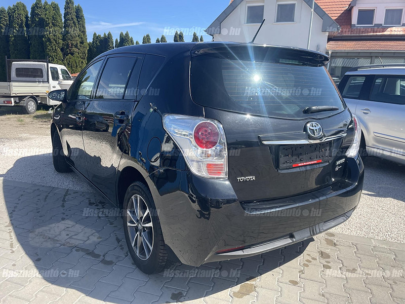 Toyota Verso 1.6 Active benzines 7 személyes 2014/12 - 7. kép - TS Hungária Auto Trade Kft., Használtató-kereskedés