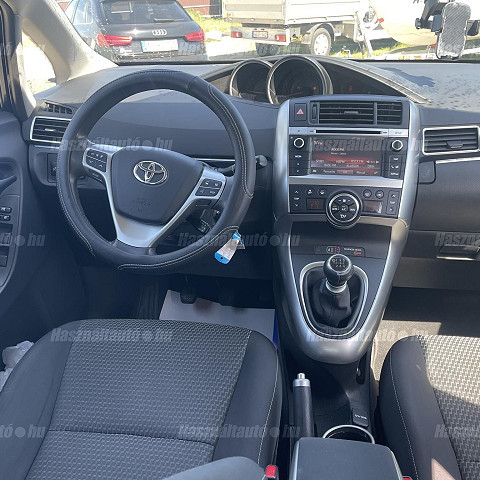 Toyota Verso 1.6 Active benzines 7 személyes 2014/12 - 7. kép