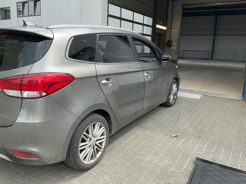 Kia Carens 1.6 GDI Attract 7személyes Euro6/b 2018/08  - 6. kép - TS Hungária Auto Trade Kft., Használtató-kereskedés