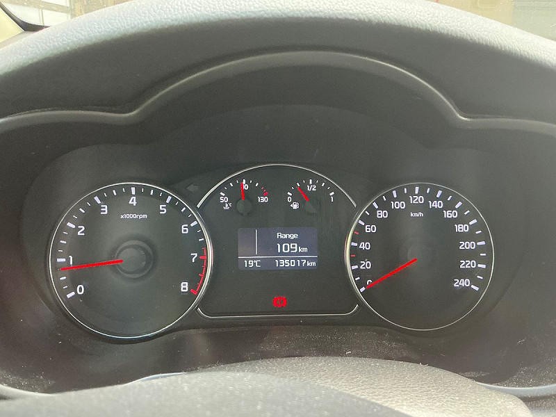 Kia Carens 1.6 GDI Attract 7személyes Euro6/b 2018/08  - 9. kép - TS Hungária Auto Trade Kft., Használtató-kereskedés