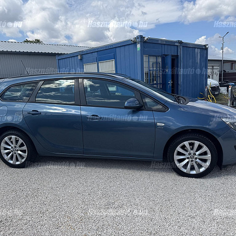 OPEL ASTRA J 1, 4 TURBO KOMBI 2013/10 EURO5 BENZINES - 3. kép