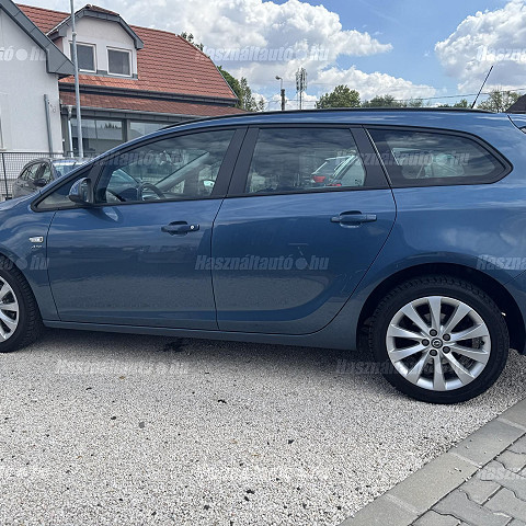 OPEL ASTRA J 1, 4 TURBO KOMBI 2013/10 EURO5 BENZINES - 4. kép