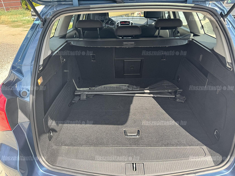 OPEL ASTRA J 1, 4 TURBO KOMBI 2013/10 EURO5 BENZINES - 13. kép - TS Hungária Auto Trade Kft., Használtató-kereskedés