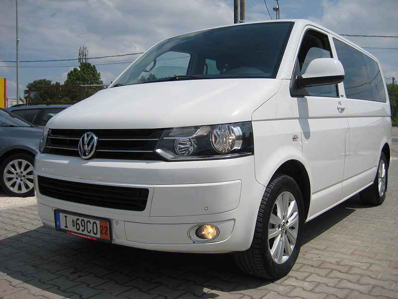 Volkswagen T5 Multivan 2.0 TDI Match 2012/05 - 2. kép - TS Hungária Auto Trade Kft., Használtató-kereskedés