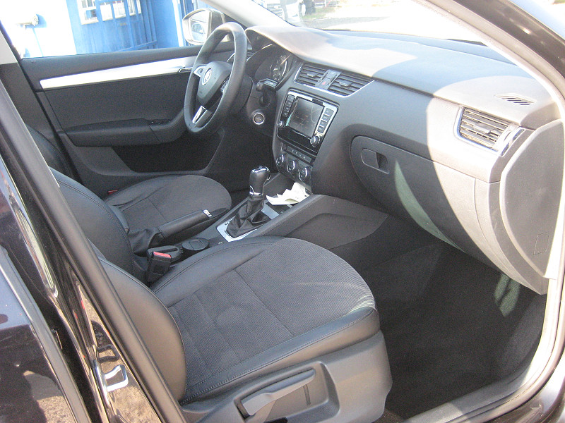 Skoda Octavia 1.4 TSI Style EURO6 DSG KOMBI 2015/08  - 10. kép - TS Hungária Auto Trade Kft., Használtató-kereskedés