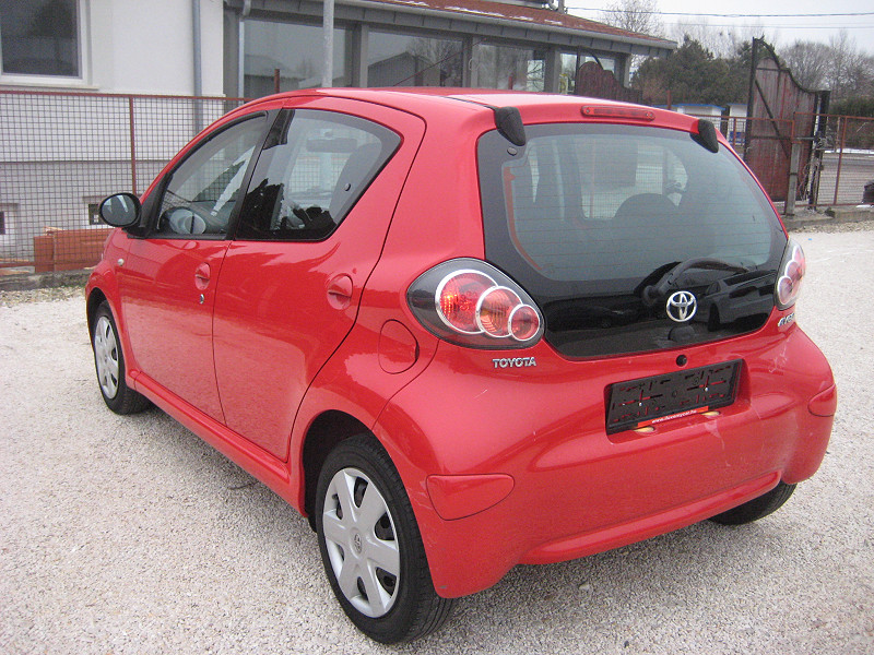 Toyota Aygo 1.0 Blue AC 2009/12  - 7. kép - TS Hungária Auto Trade Kft., Használtató-kereskedés