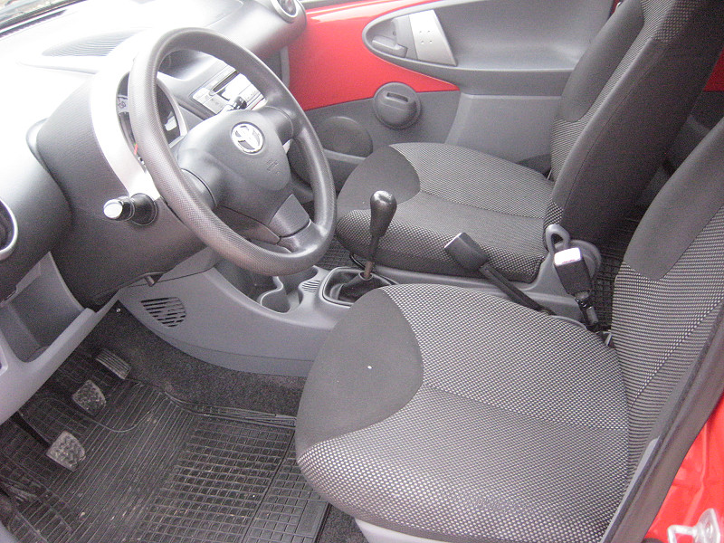 Toyota Aygo 1.0 Blue AC 2009/12  - 9. kép - TS Hungária Auto Trade Kft., Használtató-kereskedés