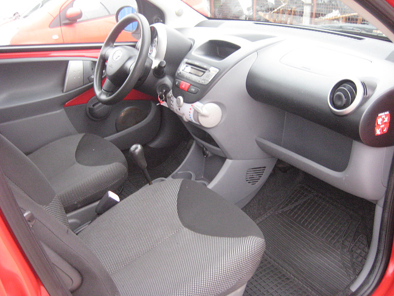 Toyota Aygo 1.0 Blue AC 2009/12  - 10. kép - TS Hungária Auto Trade Kft., Használtató-kereskedés