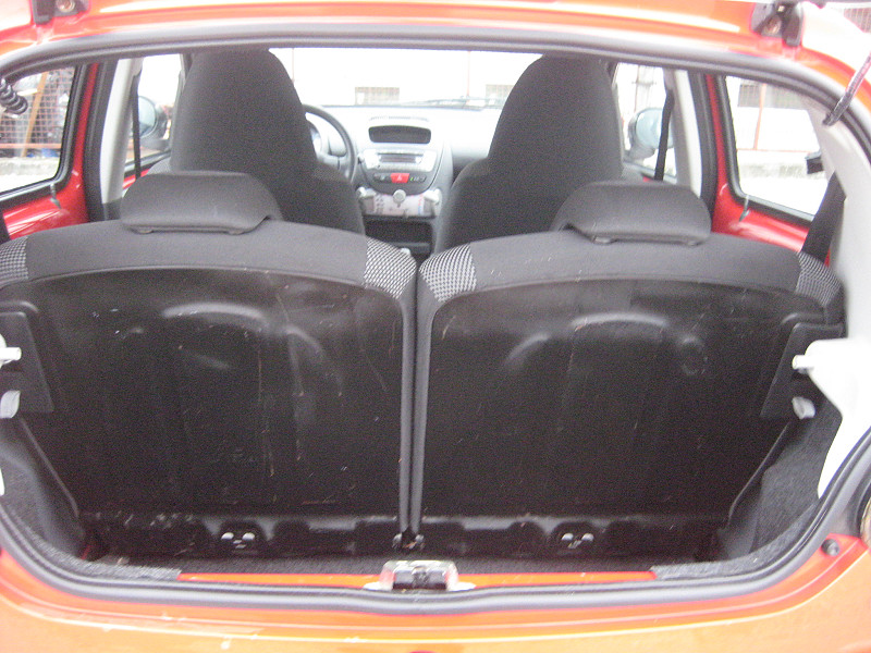 Toyota Aygo 1.0 Blue AC 2009/12  - 13. kép - TS Hungária Auto Trade Kft., Használtató-kereskedés