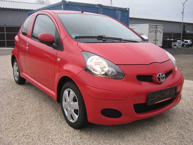 Toyota Aygo 1.0 City 3 ajtós 2009/04 KLÍMÁS - 3. kép - TS Hungária Auto Trade Kft., Használtató-kereskedés