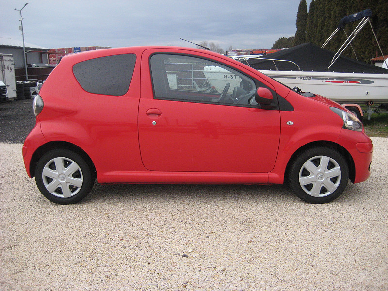 Toyota Aygo 1.0 City 3 ajtós 2009/04 KLÍMÁS - 6. kép - TS Hungária Auto Trade Kft., Használtató-kereskedés