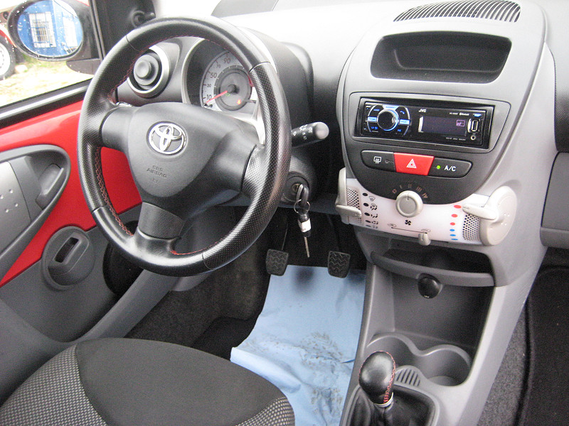 Toyota Aygo 1.0 City 3 ajtós 2009/04 KLÍMÁS - 8. kép - TS Hungária Auto Trade Kft., Használtató-kereskedés