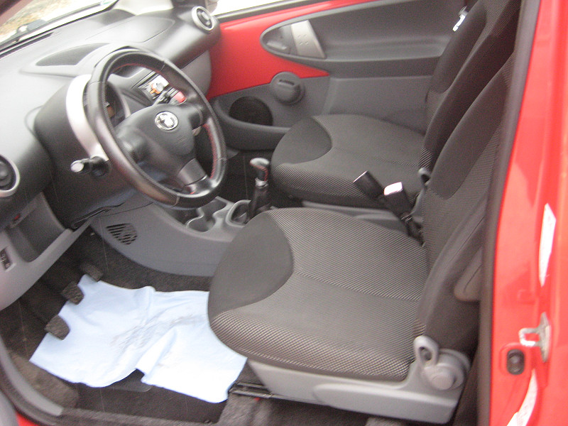 Toyota Aygo 1.0 City 3 ajtós 2009/04 KLÍMÁS - 10. kép - TS Hungária Auto Trade Kft., Használtató-kereskedés