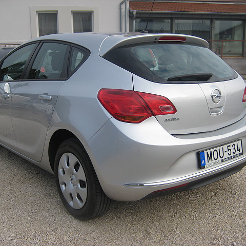 OPEL ASTRA J 1, 6 BENZINES 5 AJTÓS 2013.12 - 4. kép