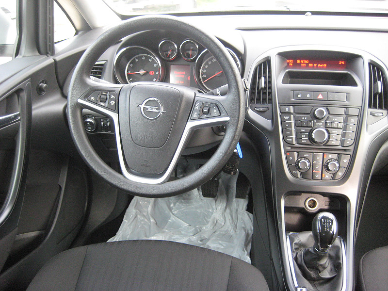 OPEL ASTRA J 1, 6 BENZINES 5 AJTÓS 2013.12 - 8. kép - TS Hungária Auto Trade Kft., Használtató-kereskedés