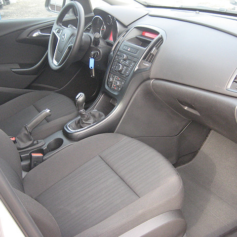 OPEL ASTRA J 1, 6 BENZINES 5 AJTÓS 2013.12 - 8. kép