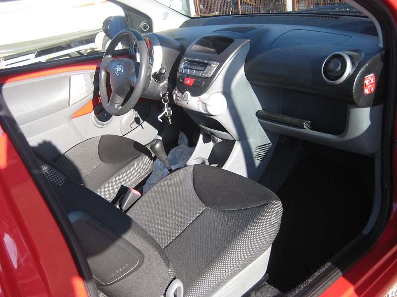 Toyota Aygo 1.0 City 3 ajtós 2009/04 - 9. kép - TS Hungária Auto Trade Kft., Használtató-kereskedés