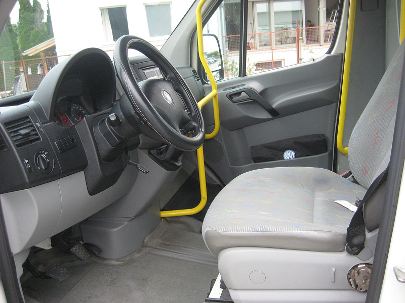 VW CRAFTER BUSZ 2.5 TDI 110LE EURO4 2010/04 - 7. kép - TS Hungária Auto Trade Kft., Használtató-kereskedés