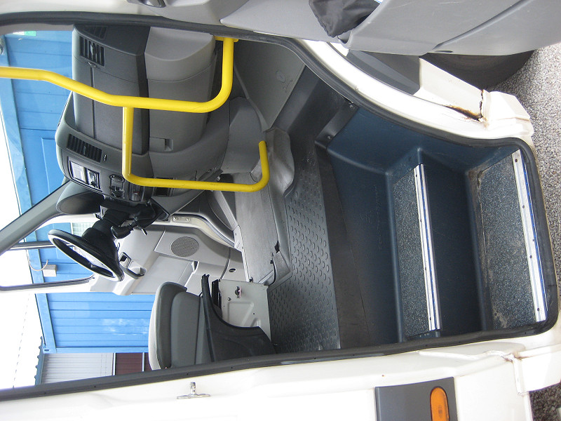 VW CRAFTER BUSZ 2.5 TDI 110LE EURO4 2010/04 - 9. kép - TS Hungária Auto Trade Kft., Használtató-kereskedés