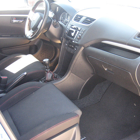 Suzuki Swift 1.6 Sport 2015/05 5ajtós Euro6 - 9. kép