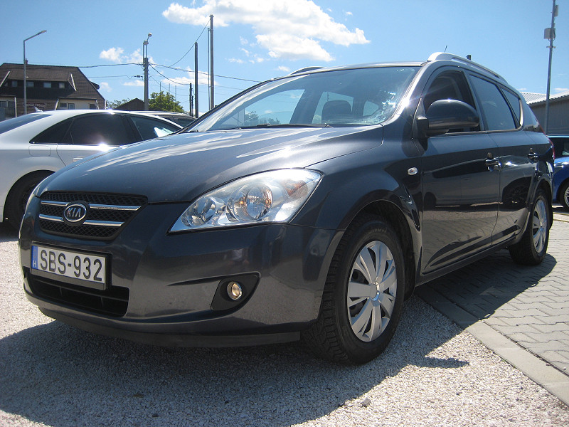 KIA CEED SW KOMBI 1, 6 BENZINES 2009/07 - 2. kép - TS Hungária Auto Trade Kft., Használtató-kereskedés