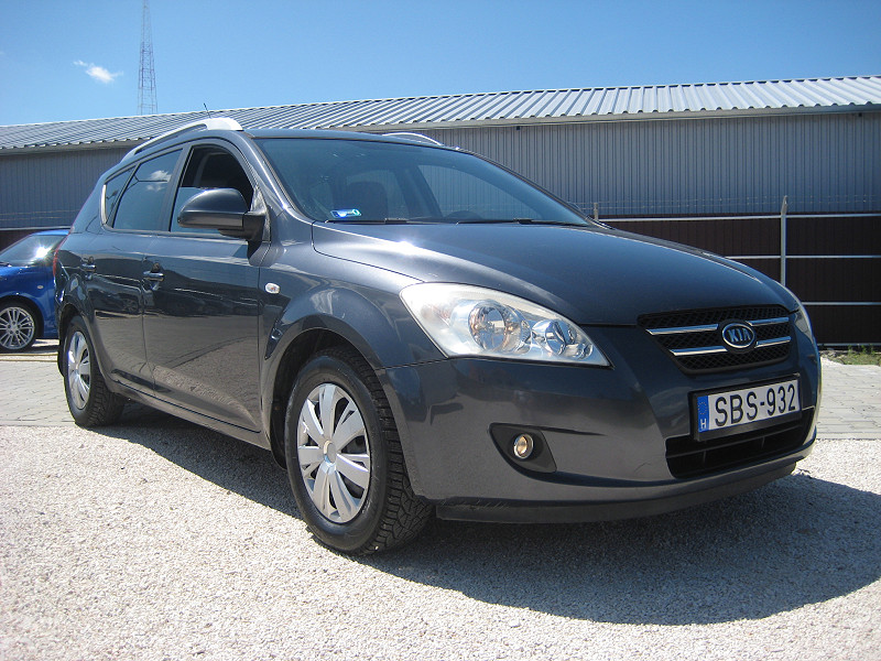KIA CEED SW KOMBI 1, 6 BENZINES 2009/07 - 3. kép - TS Hungária Auto Trade Kft., Használtató-kereskedés