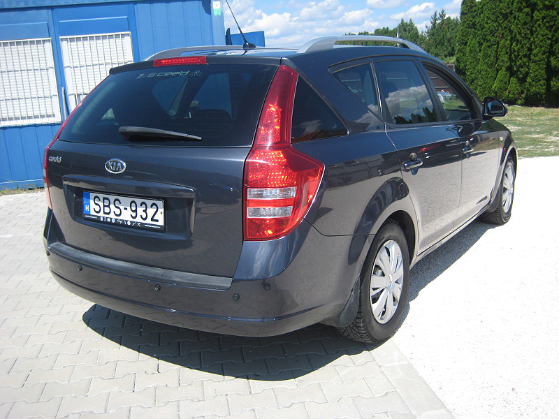 KIA CEED SW KOMBI 1, 6 BENZINES 2009/07 - 4. kép - TS Hungária Auto Trade Kft., Használtató-kereskedés