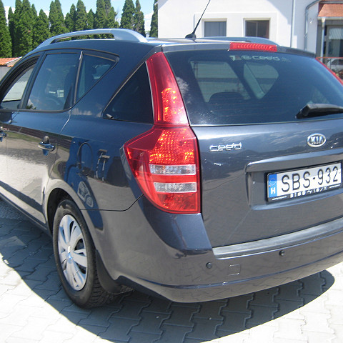 KIA CEED SW KOMBI 1, 6 BENZINES 2009/07 - 4. kép