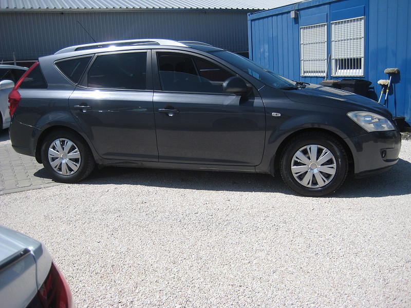 KIA CEED SW KOMBI 1, 6 BENZINES 2009/07 - 6. kép - TS Hungária Auto Trade Kft., Használtató-kereskedés