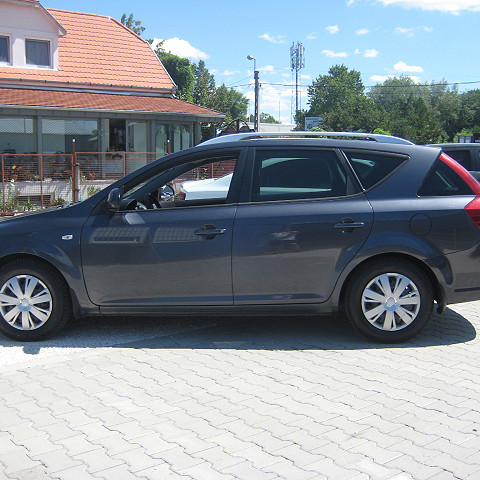 KIA CEED SW KOMBI 1, 6 BENZINES 2009/07 - 6. kép