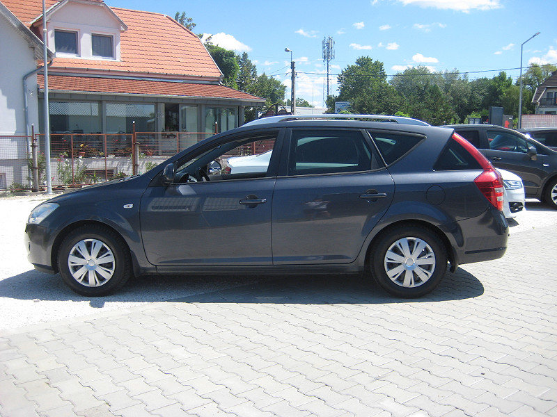 KIA CEED SW KOMBI 1, 6 BENZINES 2009/07 - 7. kép - TS Hungária Auto Trade Kft., Használtató-kereskedés