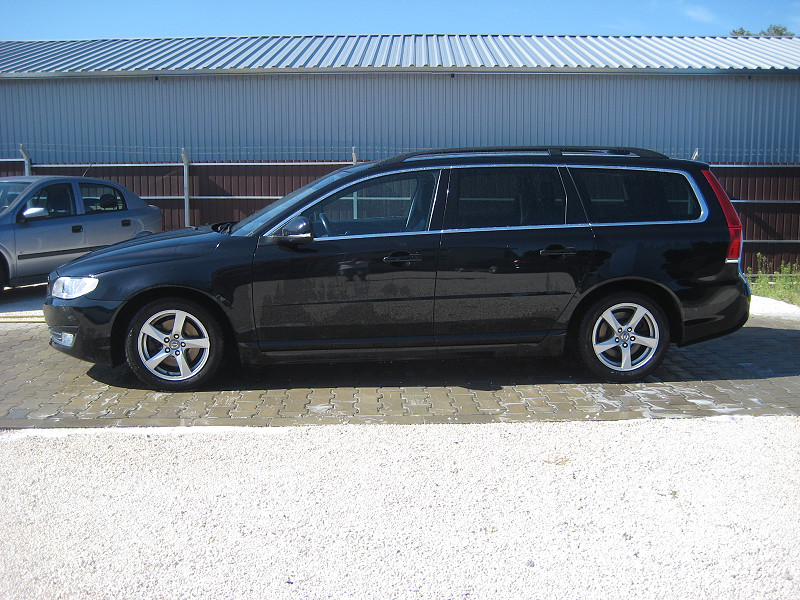 VOLVO V70 1, 6D NAVIS VONÓHORGOS EURO 5 2014/08 - 7. kép - TS Hungária Auto Trade Kft., Használtató-kereskedés