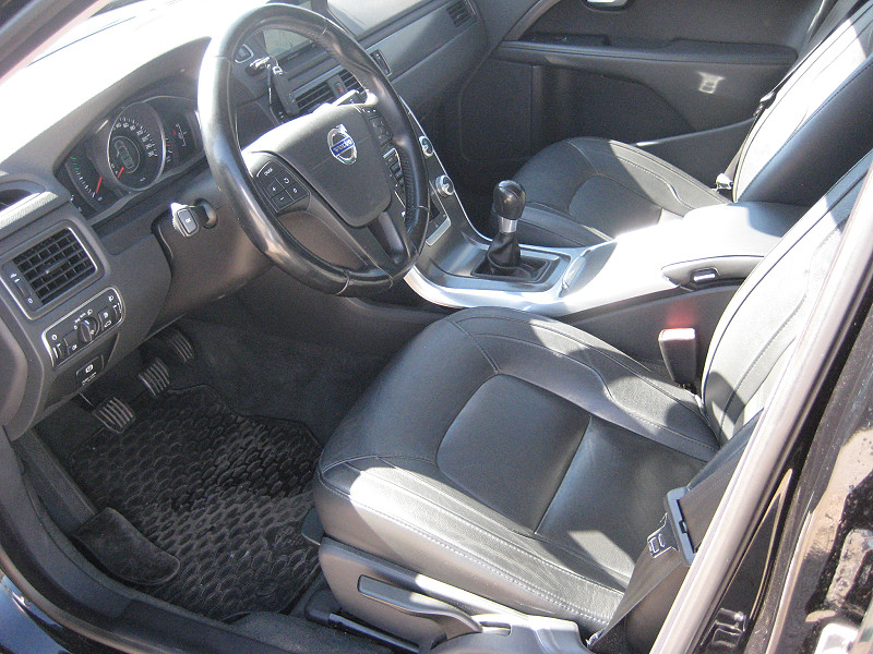 VOLVO V70 1, 6D NAVIS VONÓHORGOS EURO 5 2014/08 - 9. kép - TS Hungária Auto Trade Kft., Használtató-kereskedés