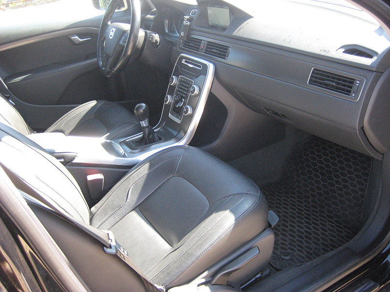 VOLVO V70 1, 6D NAVIS VONÓHORGOS EURO 5 2014/08 - 10. kép - TS Hungária Auto Trade Kft., Használtató-kereskedés