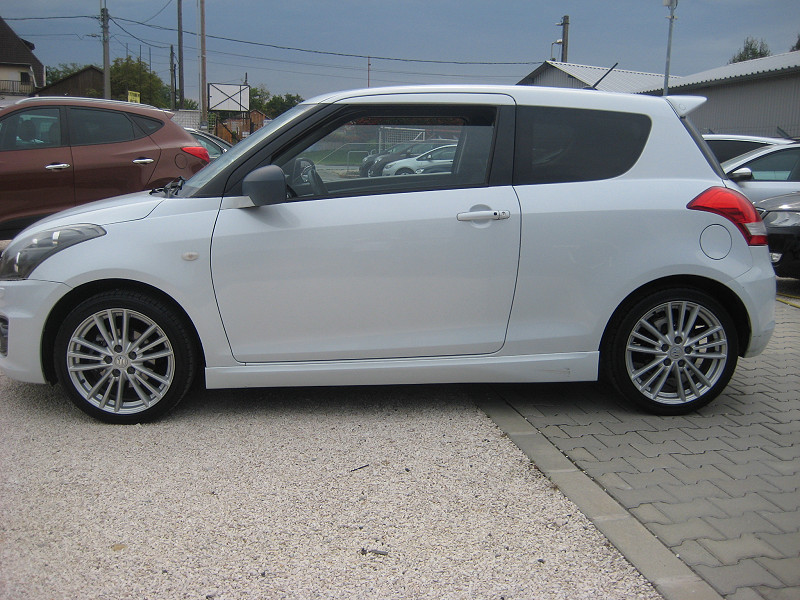 Suzuki Swift 1.6 Sport EURO5 2013/01 - 6. kép - TS Hungária Auto Trade Kft., Használtató-kereskedés