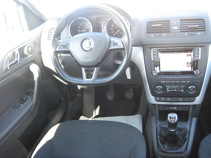 Skoda Yeti 2.0 TDI Ambition 4x4 2015/08 - 8. kép - TS Hungária Auto Trade Kft., Használtató-kereskedés