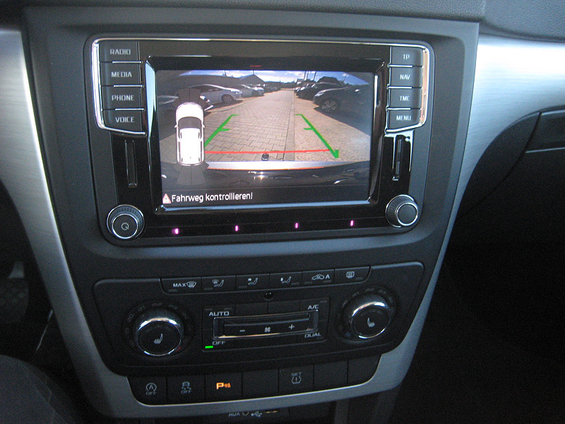 Skoda Yeti 2.0 TDI Ambition 4x4 2015/08 - 11. kép - TS Hungária Auto Trade Kft., Használtató-kereskedés