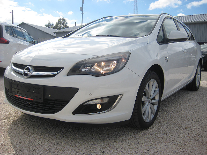 Opel Astra 1.4 Turbo 150 Jahre Opel kombi 2012/12 Euro5 - 2. kép - TS Hungária Auto Trade Kft., Használtató-kereskedés