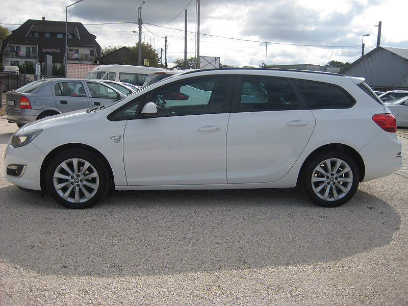 Opel Astra 1.4 Turbo 150 Jahre Opel kombi 2012/12 Euro5 - 5. kép - TS Hungária Auto Trade Kft., Használtató-kereskedés